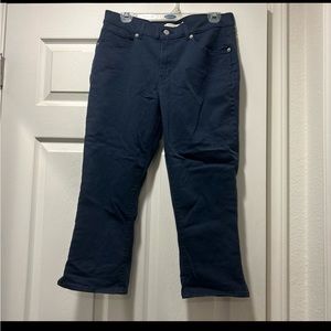 Levi Capris Men’s size 30 or Women’s size 6 Navy